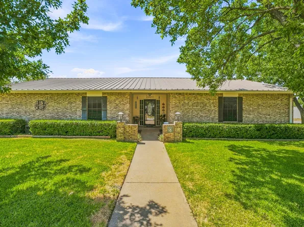 1420 Green St, Graham, TX 76450