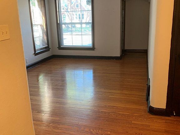 4th image of 6330 Bancroft Ave #1W