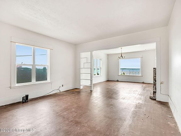 5th image of 590 Rivington St