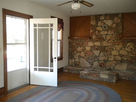 3rd image of 8964 Sam Snead Hwy