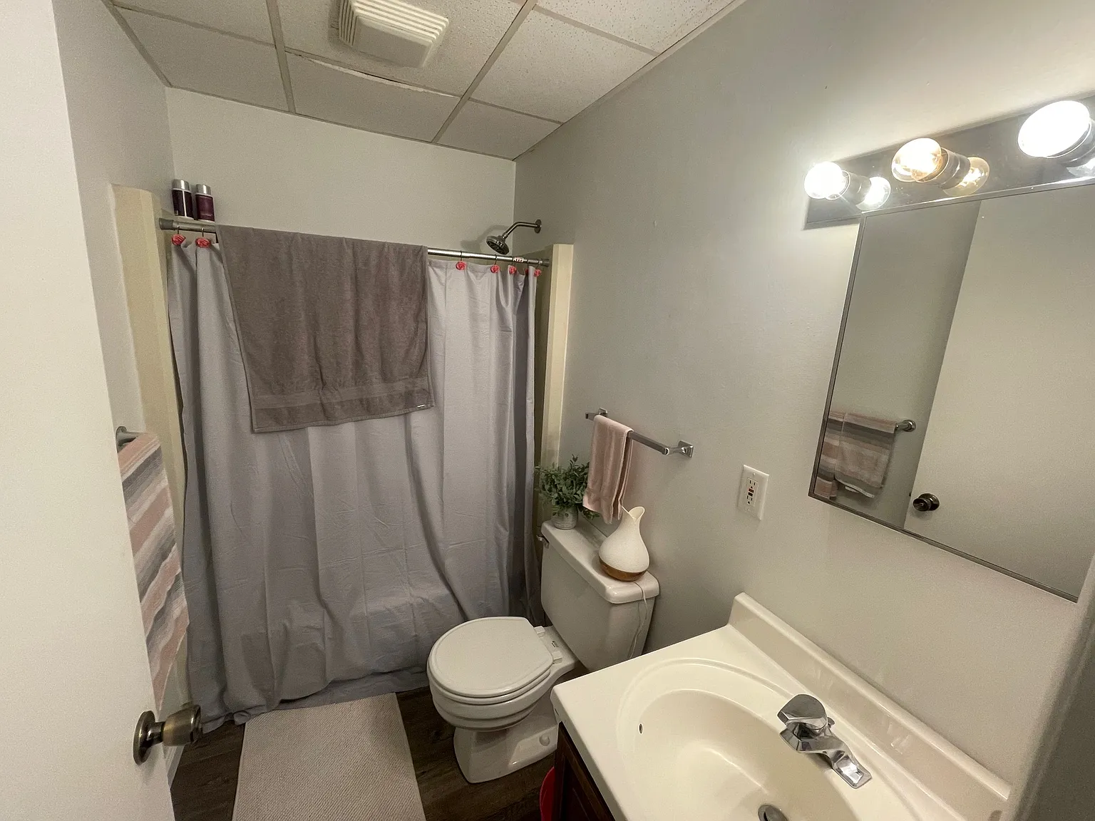 2 bed, 700 sqft, $1,675 — Photo 2
