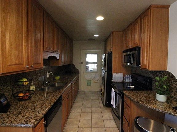 4th image of 5301 Balboa Blvd Unit M12