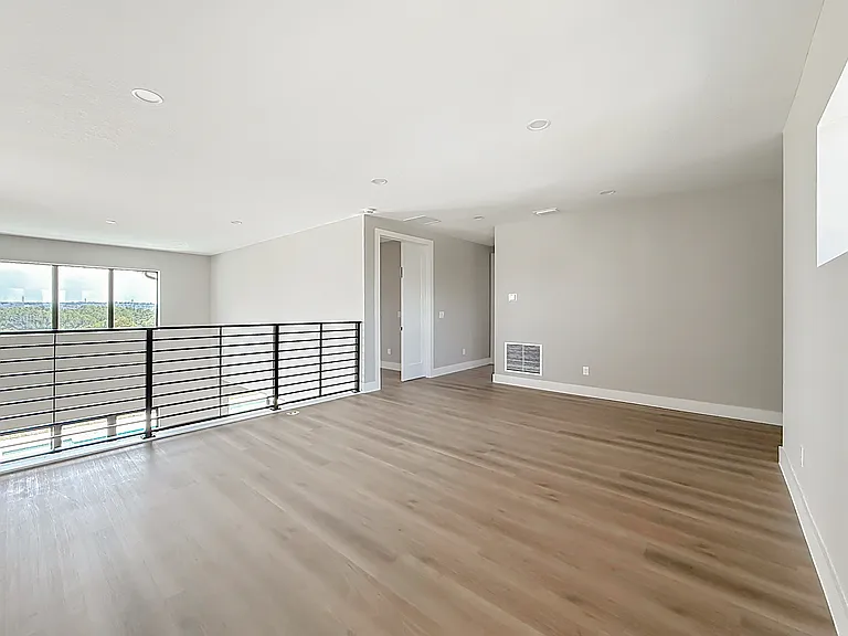 15930 Vetta Dr — Photo 5