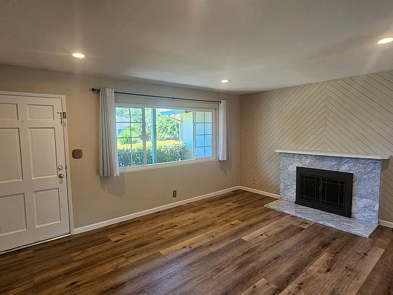 8164 Cardiff Dr — Photo 3