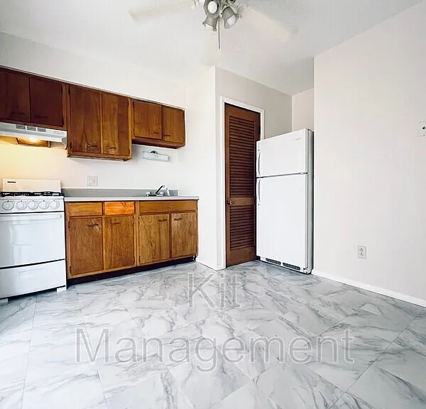 5517 Douglas Rd — Photo 6