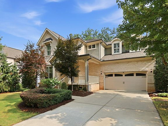 3rd image of 125 Oakmere Dr