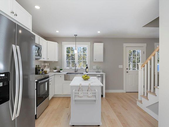 5th image of 1 Cortland Place #7