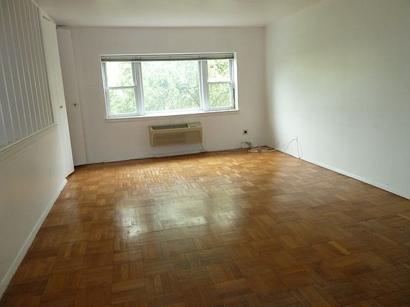 Additional Living Room