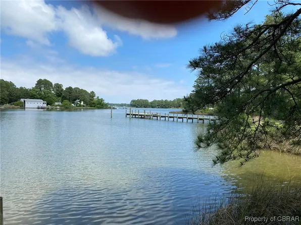 335 Hicks Rd, Hudgins, VA 23076