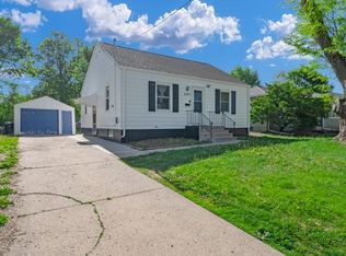 2205 52nd St, Des Moines, IA 50310
