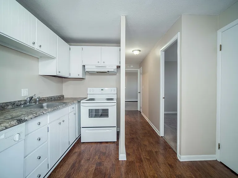 Holiday Meadows Apartments — Photo 15