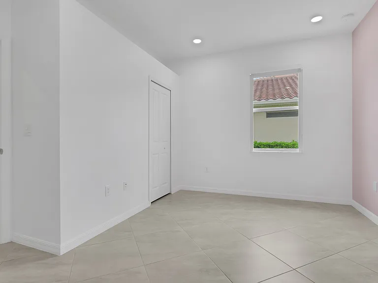 1644 Alameda Dr — Photo 14