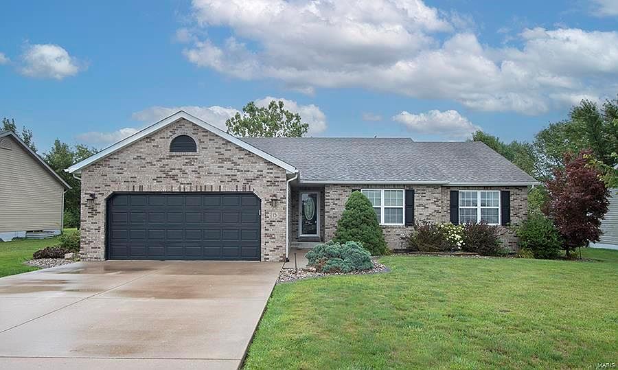 1st image of 15 Augusta Dr