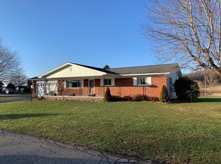11 Sunset Blvd, South Webster, OH 45682