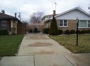 2330 Walnut St, Waukegan, IL 60087