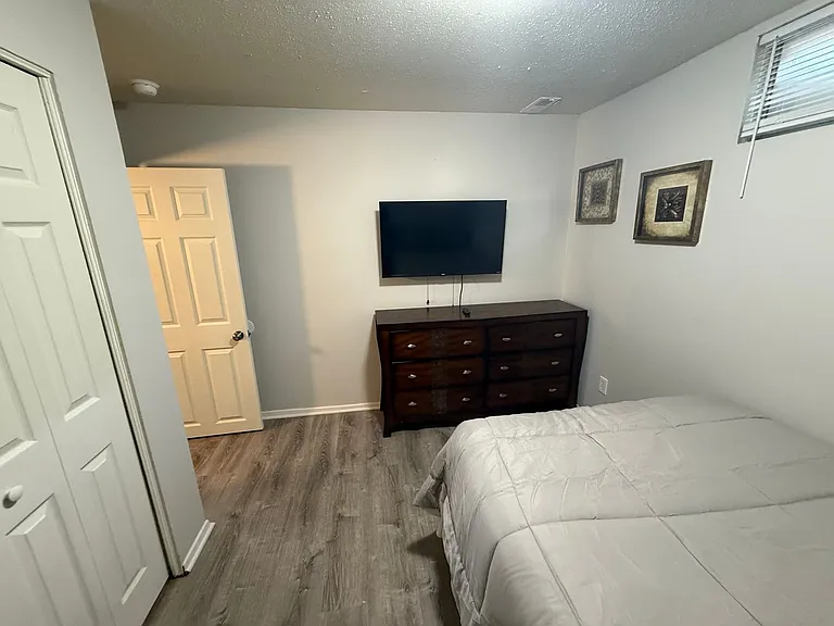 207 Wheaton Ct — Photo 25