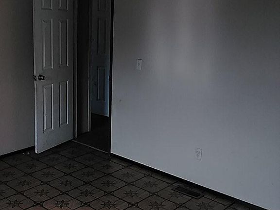 5th image of 504 Private Road 4805
