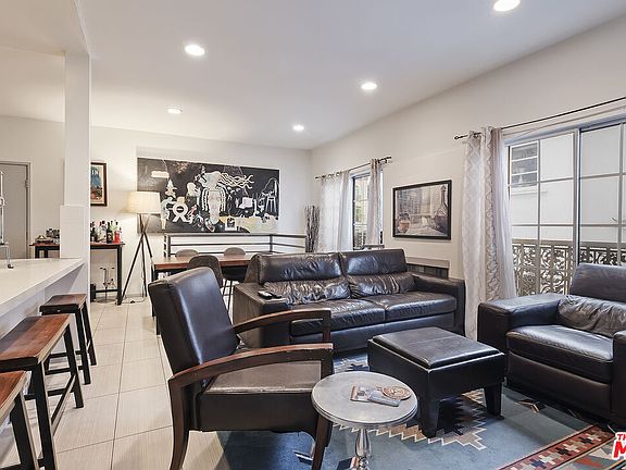 4th image of 1717 Malcolm Ave APT 303