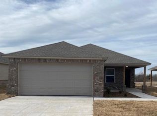 1516 Chuck Wagon Dr, El Reno, OK 73036