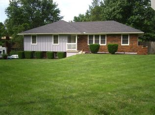 502 SW Ensley Ln, Lees Summit, MO 64081