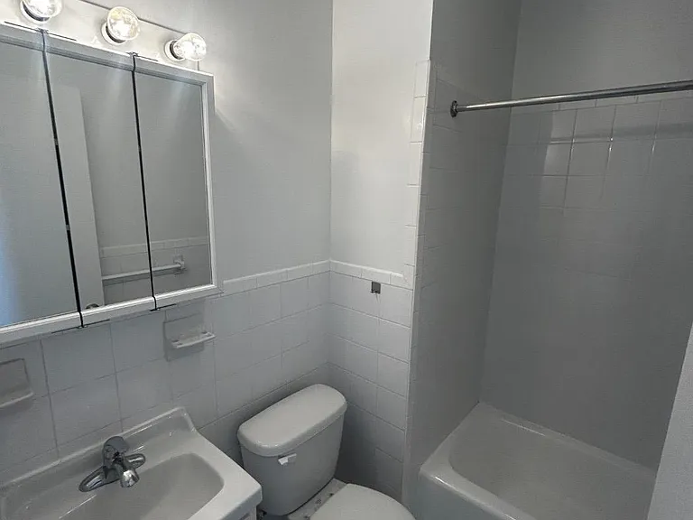 2020 Broadway #5E — Photo 16