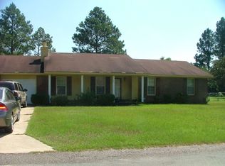 1071 Quail Meadow Dr, Fayetteville, NC 28314