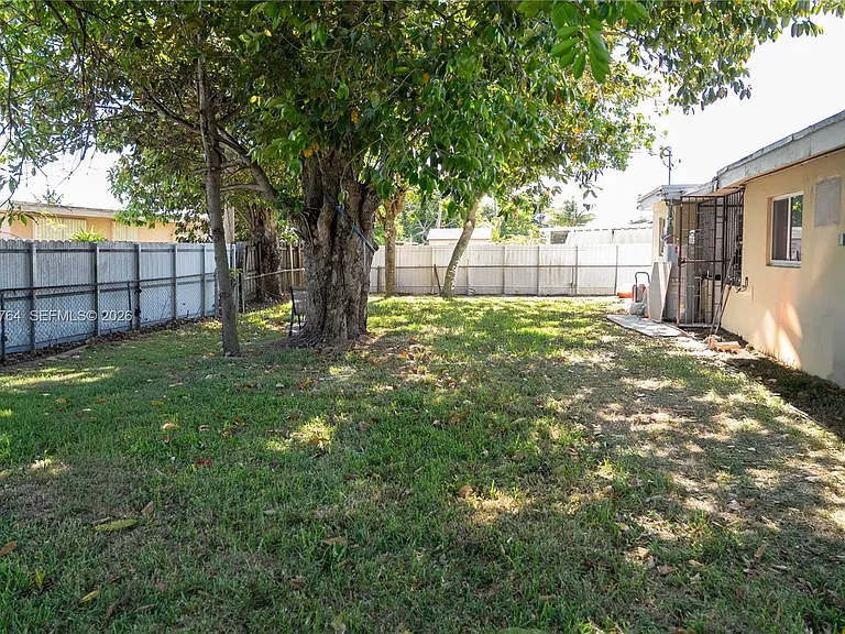 4000 NW 195th St — Photo 56