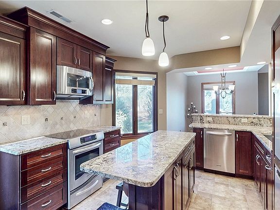 4th image of 30051 Center Ridge Rd APT A