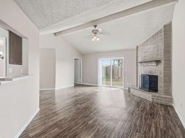 10602 Village Trail Dr, Houston, TX 77065