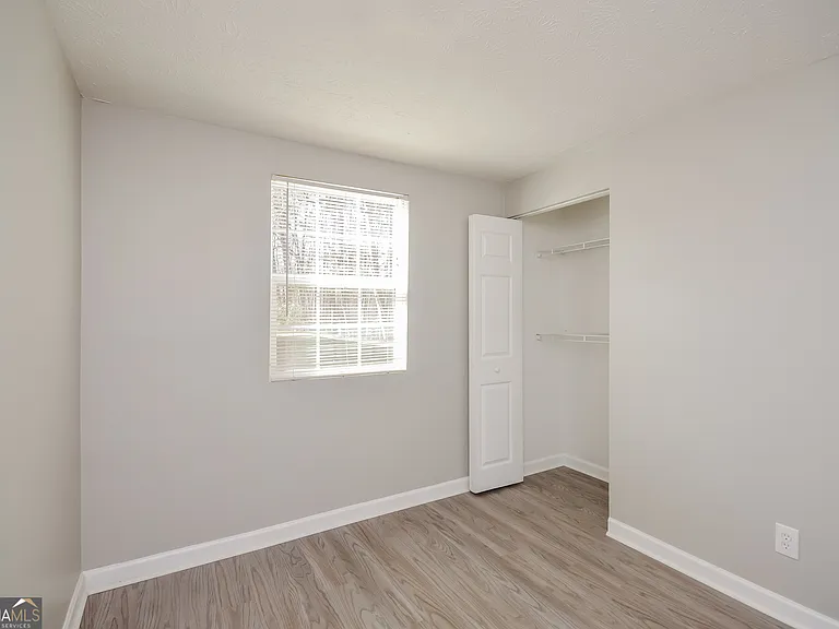 5176 Martins Crossing Rd — Photo 13