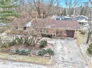 2242 Lakewood Way, Pinckney, MI