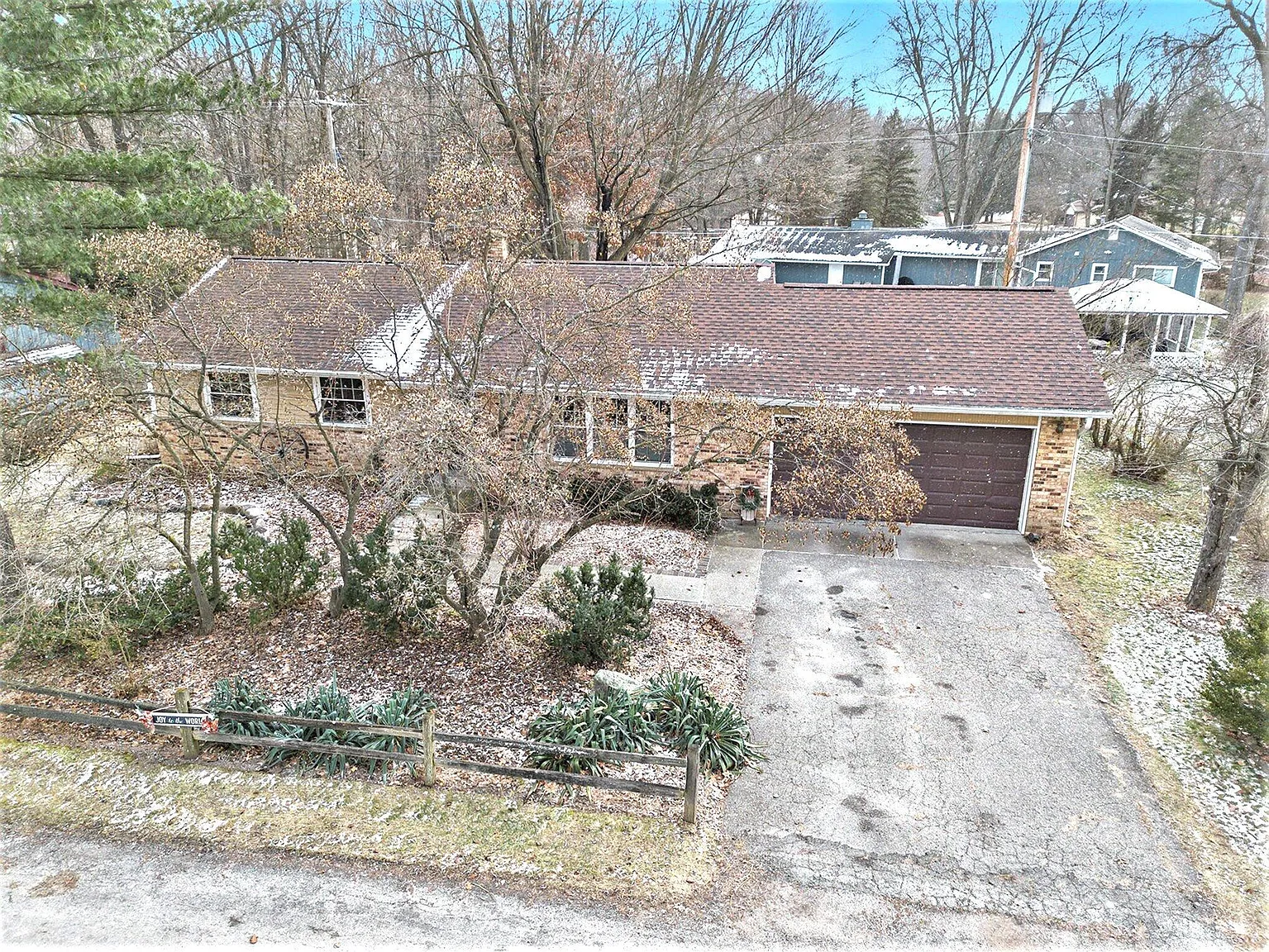 2242 Lakewood Way photo 1