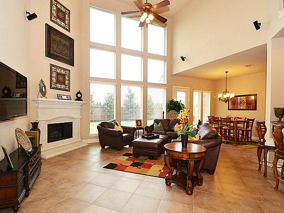 2nd image of 1715 Gladden Way