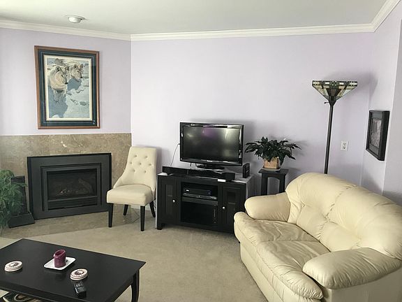 Living room (walls recently repainted, no longer lavender)