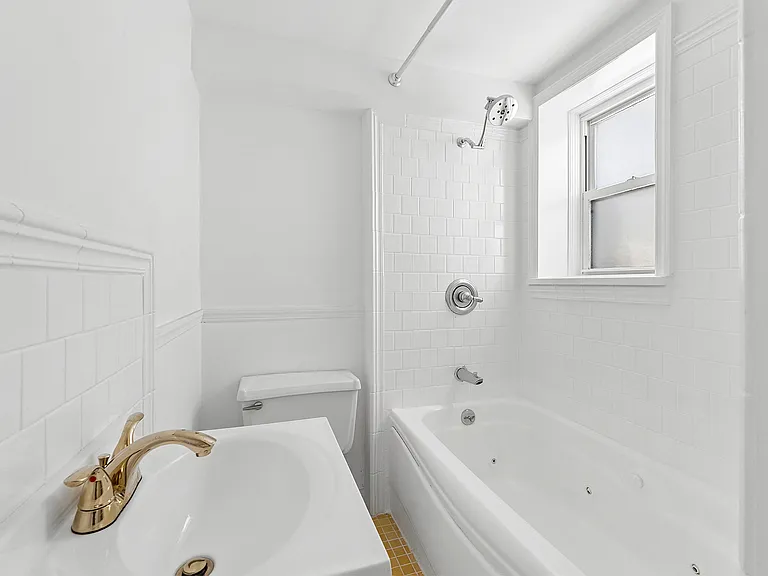 282 Hudson St #2 — Photo 9