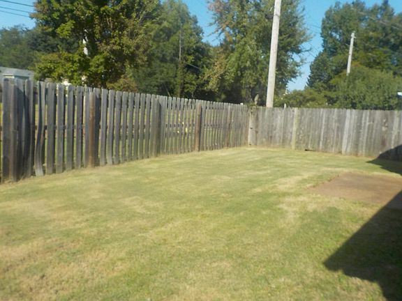 3rd image of 8526 Highland Glen Cir N
