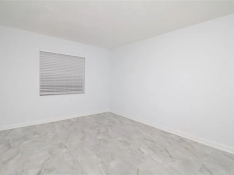 1115 Rue Des Chateaux #1A — Photo 11