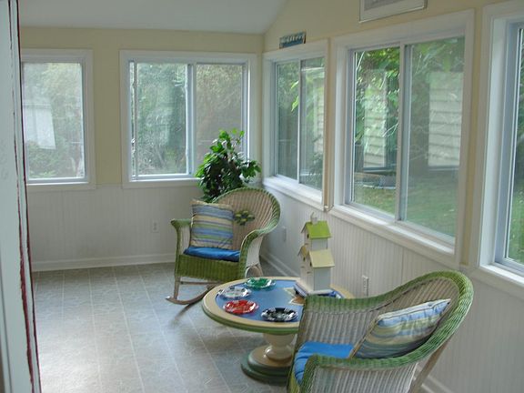 Rear enclosed Florida room