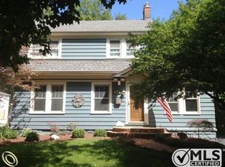 714 Spring Dr, Northville, MI 48167