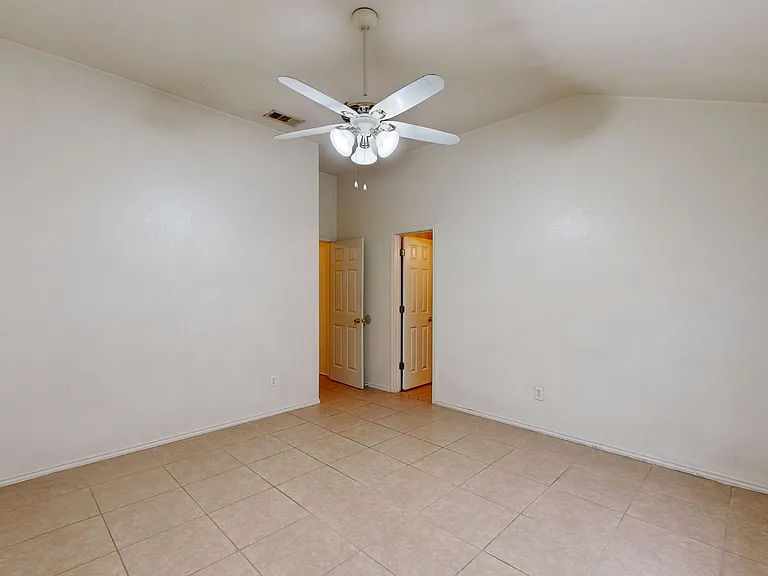 4607 Wade Dr #B — Photo 15