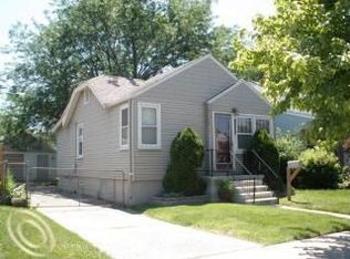 8118 Sterling St, Center Line, MI 48015
