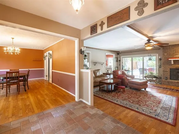 8205 N Bridgeport Ln, Bethany, OK 73008