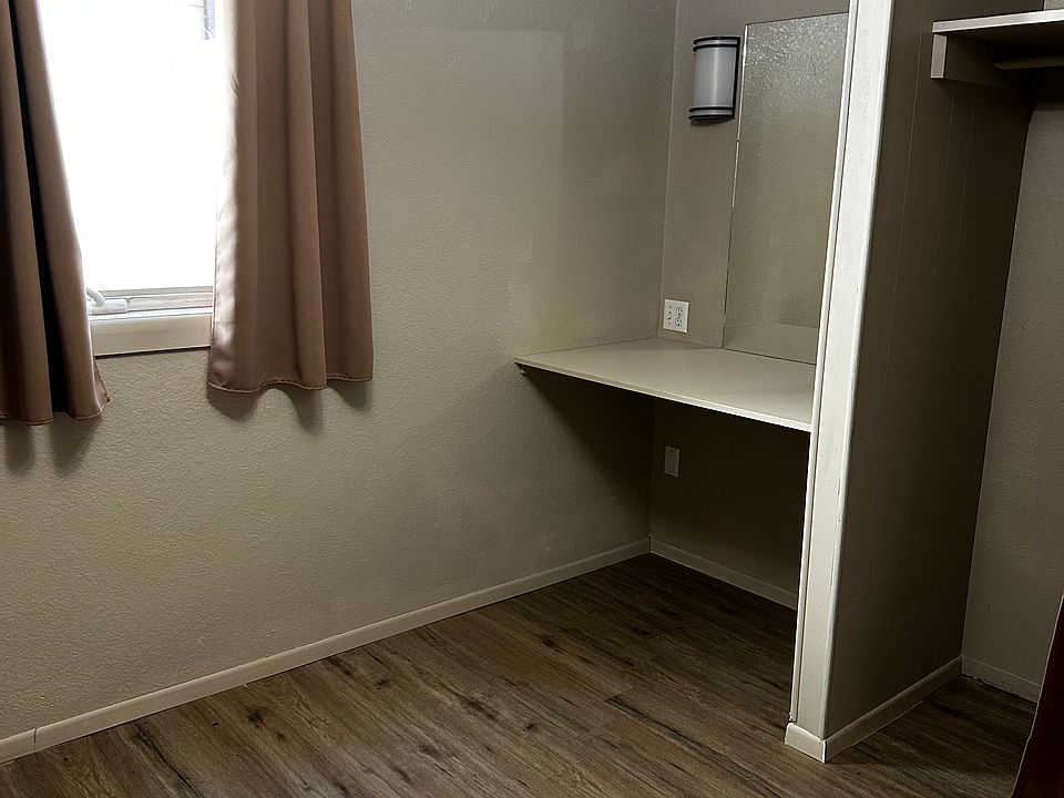 2nd image of 725 1/2 Broadwater Ave #725-1/2