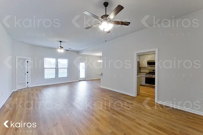 3 bed, 2.0 bath, 1657 sqft, $1,975 — Photo 2