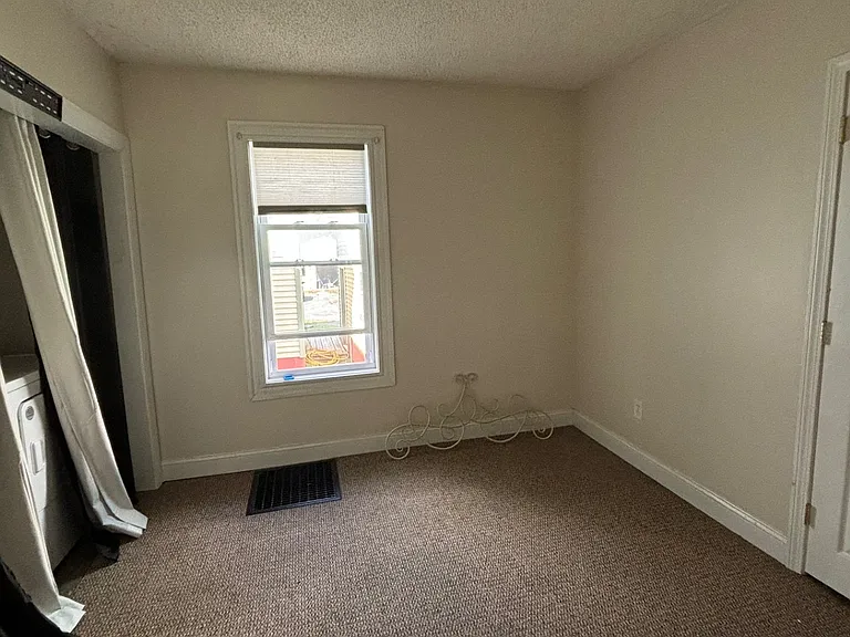 8 Bates St #3 — Photo 2
