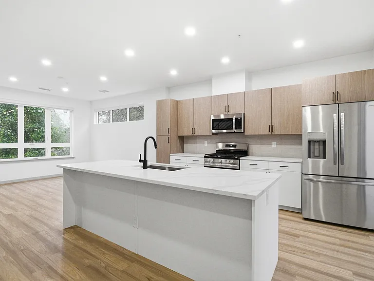 University Hills Townhomes — Photo 4