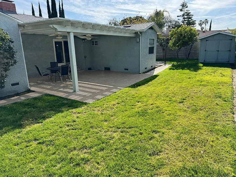 12411 Kittridge St — Photo 30