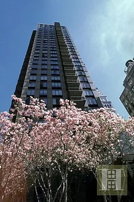 Rented by Halstead Real Estate | media 20