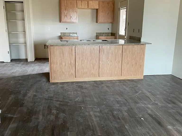 122 E Turnbo Rd — Photo 3