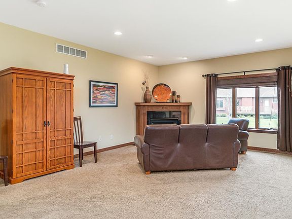 4th image of 201 Woodhaven Cir